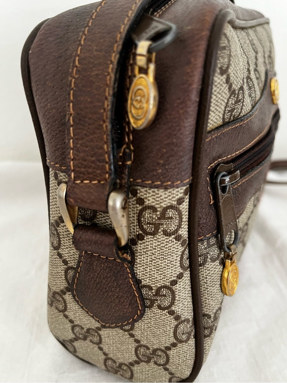 Vintage Gucci GG Supreme Sherry Line Crossbody Camera Bag Early 80s Collectible - Picture 9 of 17